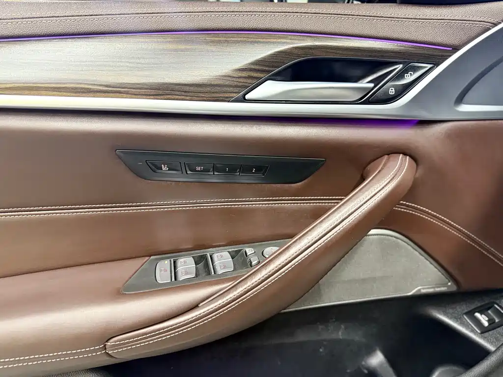 BMW 5 Series New Energy 2020 — фото 27