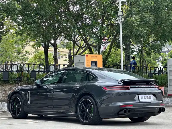 Porsche Panamera 2018