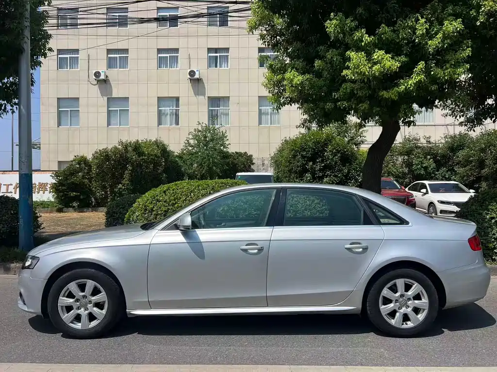 Audi A4L 2012