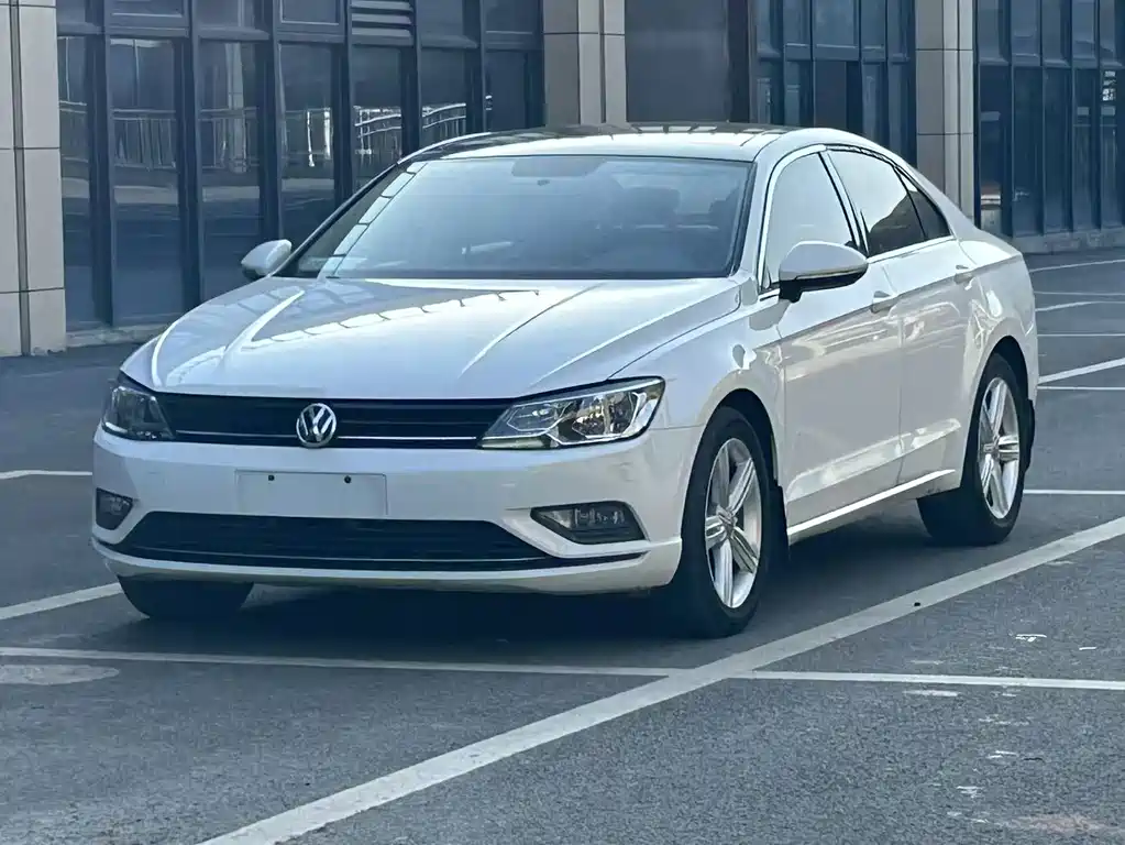 Volkswagen Lamando 2018 — фото 1