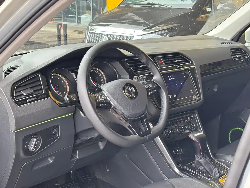 Volkswagen Tiguan L 2019 — фото 9