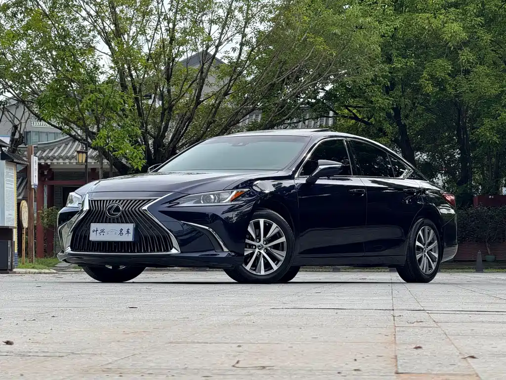 Lexus ES 2019 — фото 5