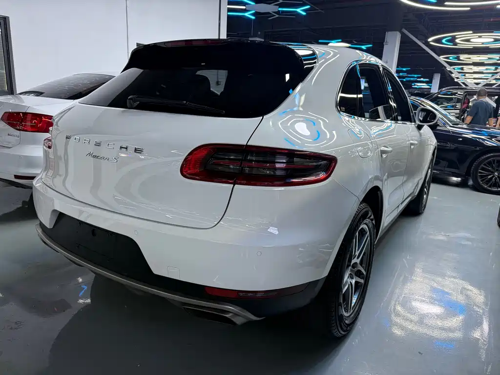 Porsche Macan 2015 — фото 18