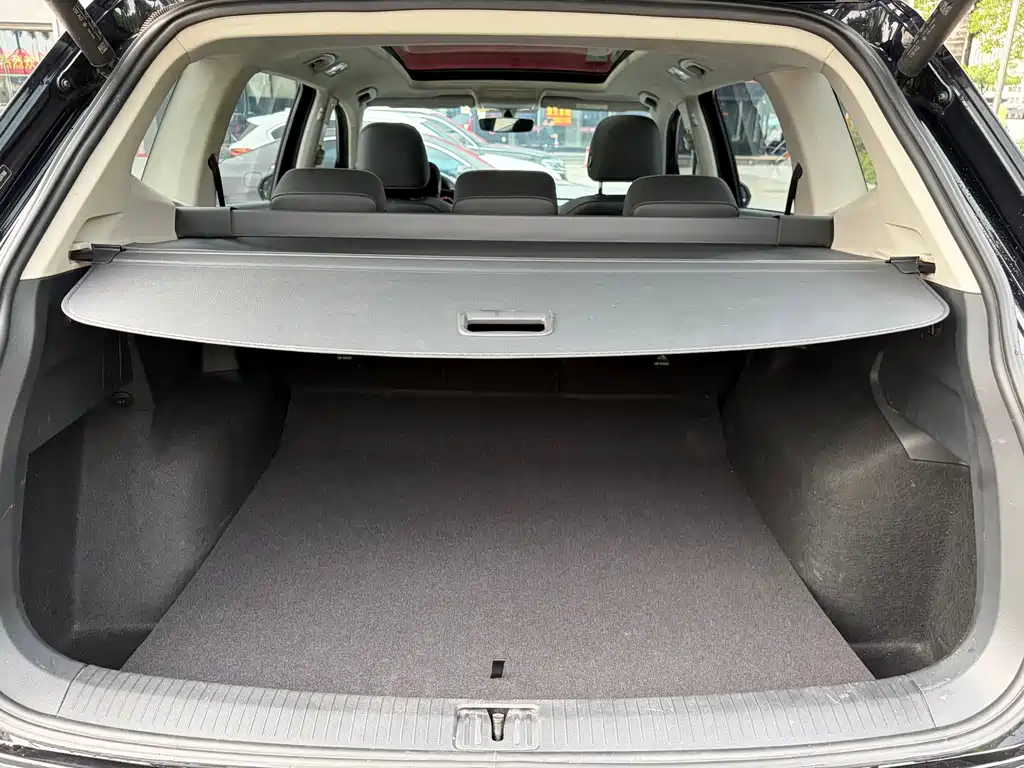 Volkswagen Tiguan L 2024 — фото 26