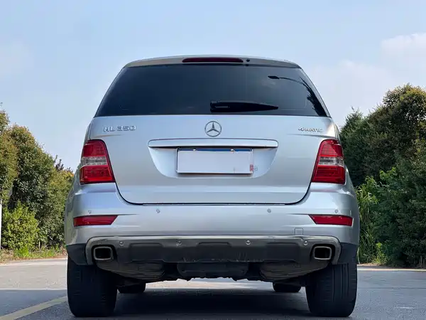 Mercedes-Benz M-Class 2011