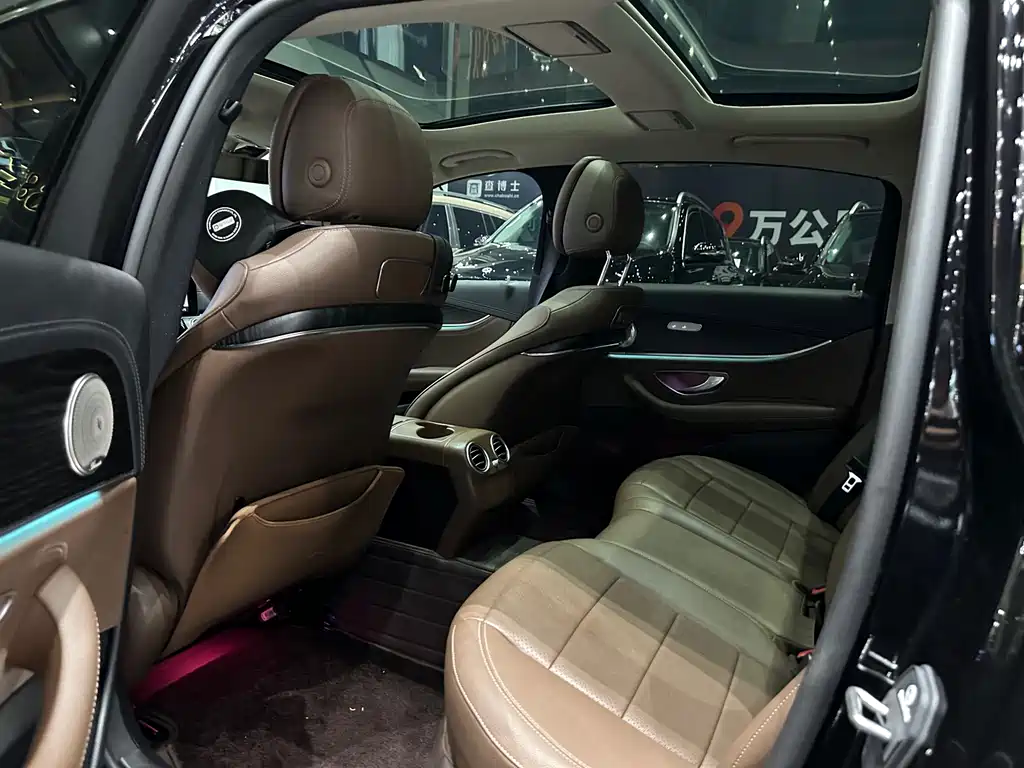 Mercedes-Benz E-Class 2019 — фото 14