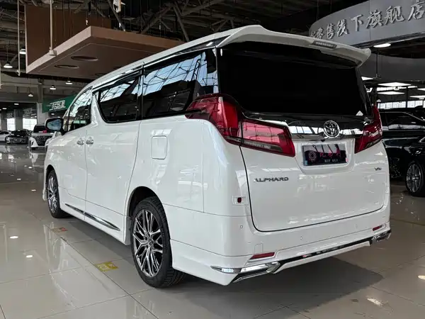 Toyota Alphard 2018