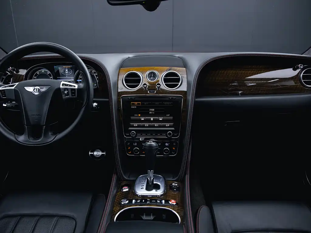 Bentley Continental 2013 — фото 18