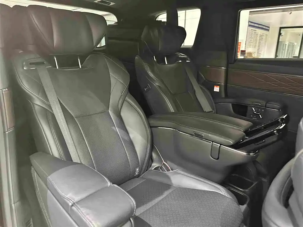 Toyota Vellfire 2024 — фото 23