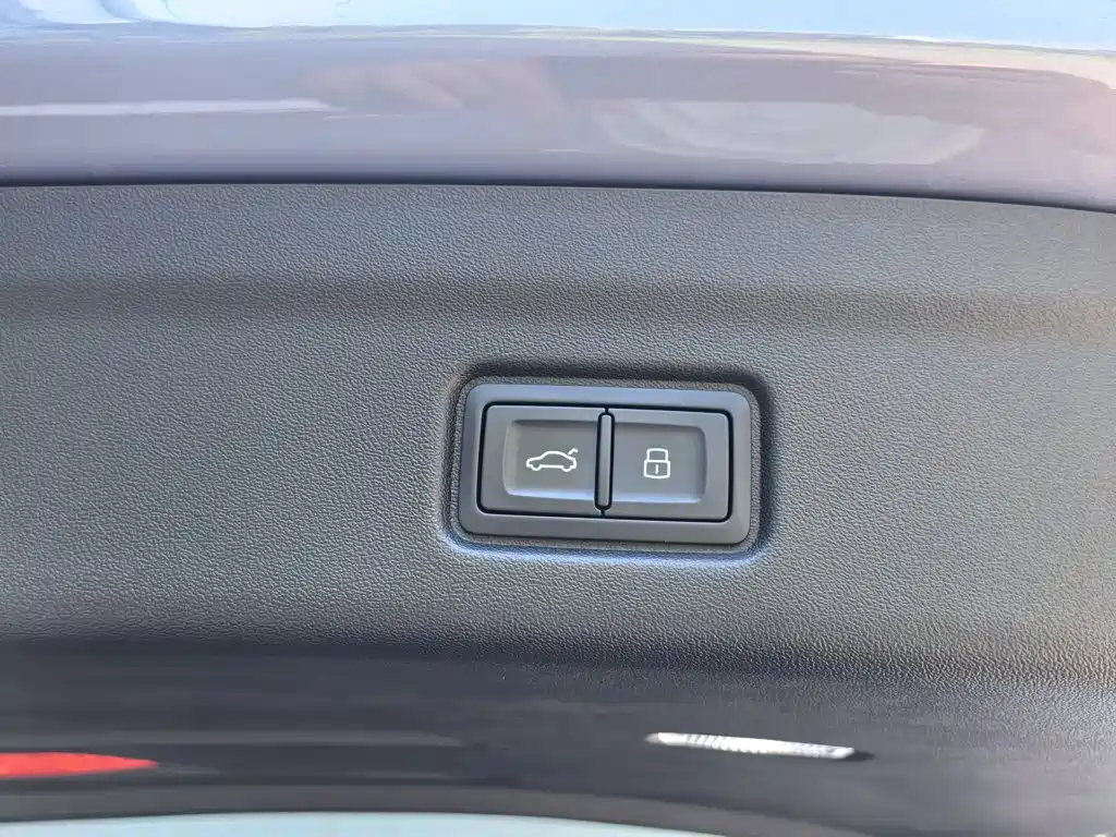 Audi Q6L E-Tron 2025 — фото 17