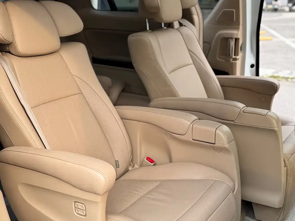 Toyota Alphard 2012 — фото 12