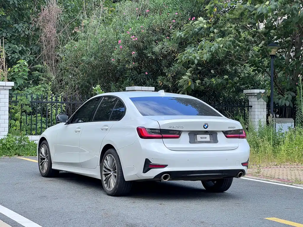 BMW 3 Series 2021