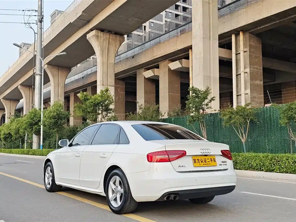 Audi A4L 2013