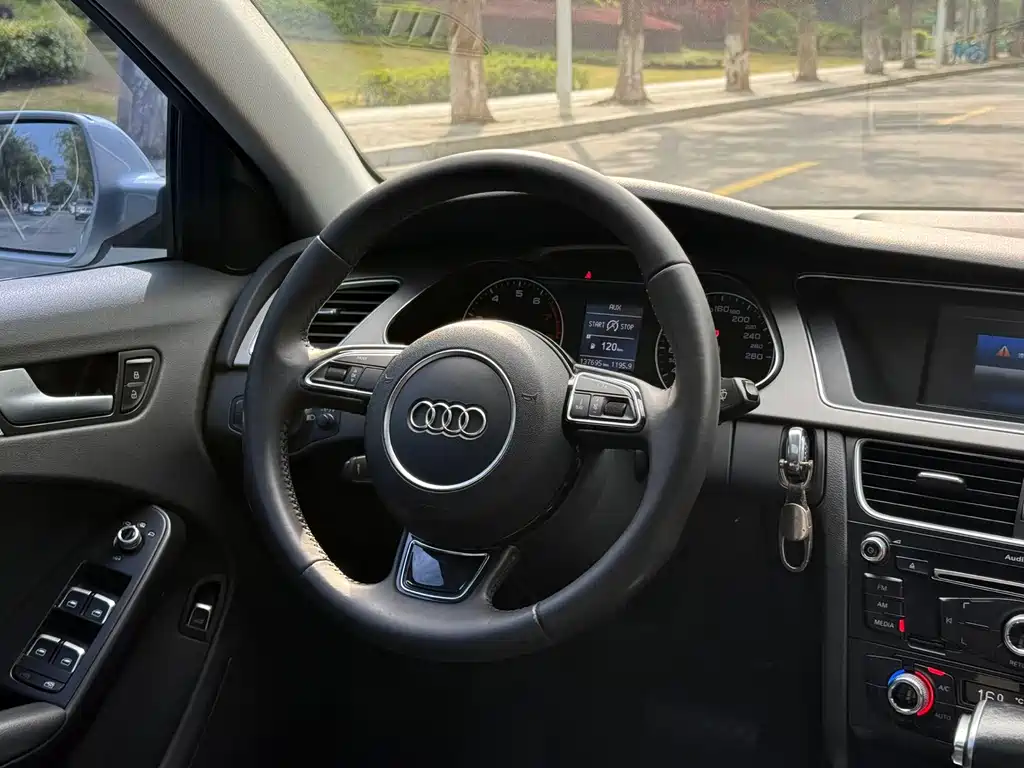 Audi A4L 2015 — фото 9