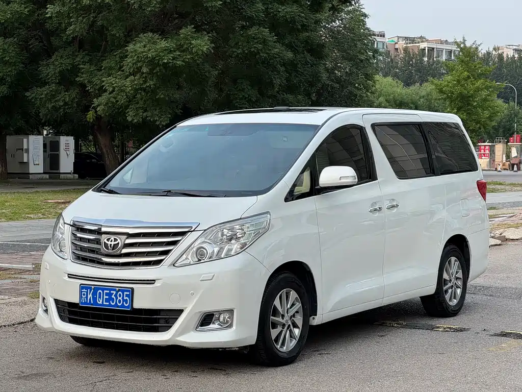Toyota Alphard 2012