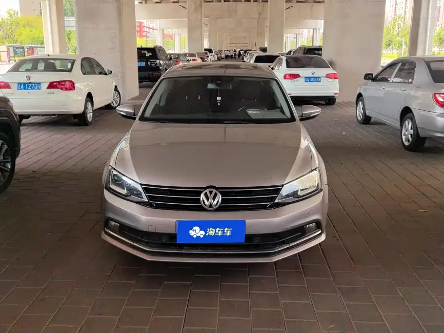 Volkswagen Sagitar 2016