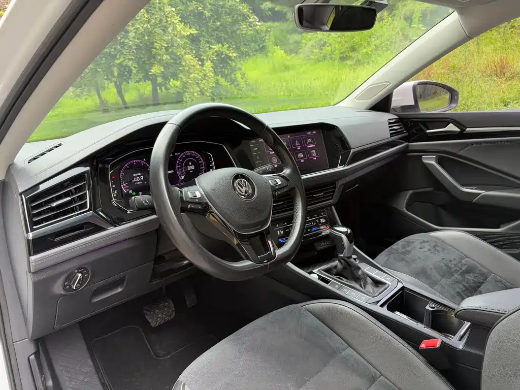 Volkswagen Sagitar 2021