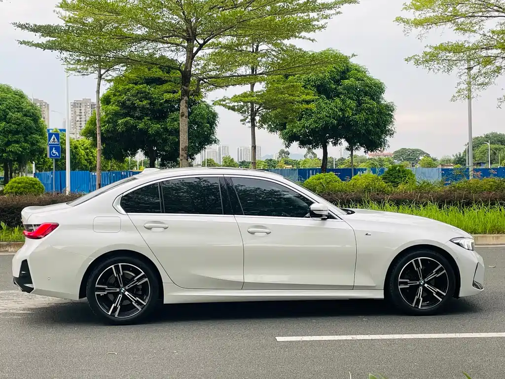 BMW 3 Series 2024