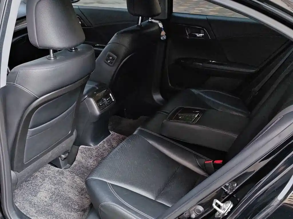 Honda Accord 2015 — фото 11