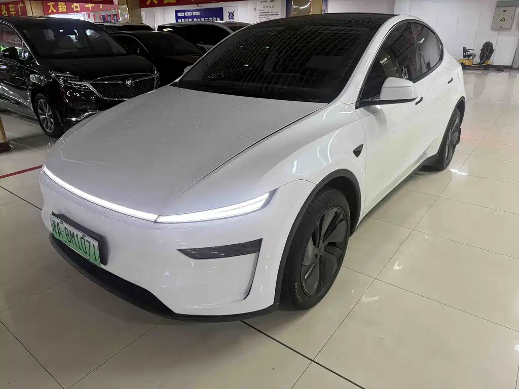 Tesla Model Y 2025 — фото 2
