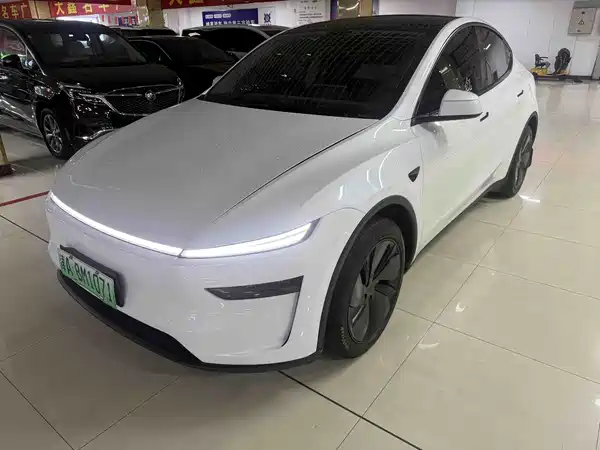 Tesla Model Y 2025
