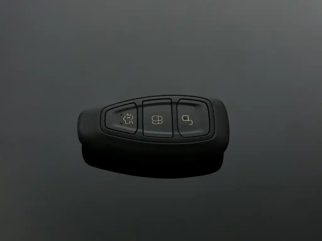 Ford Kuga 2017 — фото 19