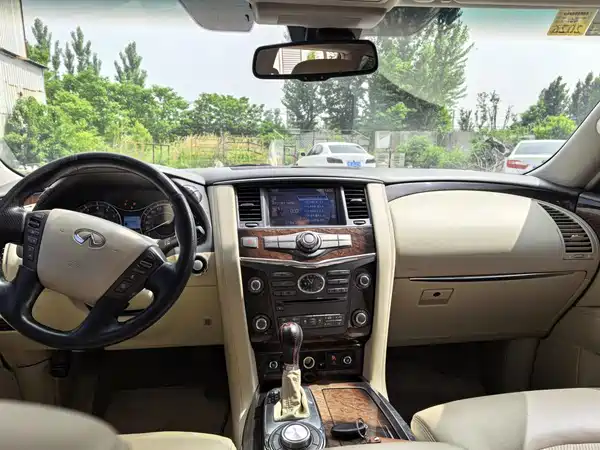 Infiniti QX 2011
