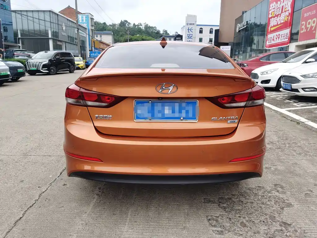 Hyundai Elantra 2016 — фото 8