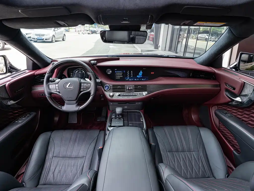 Lexus LS 2019 — фото 13