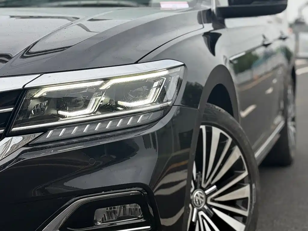 Volkswagen Passat 2019 — фото 12