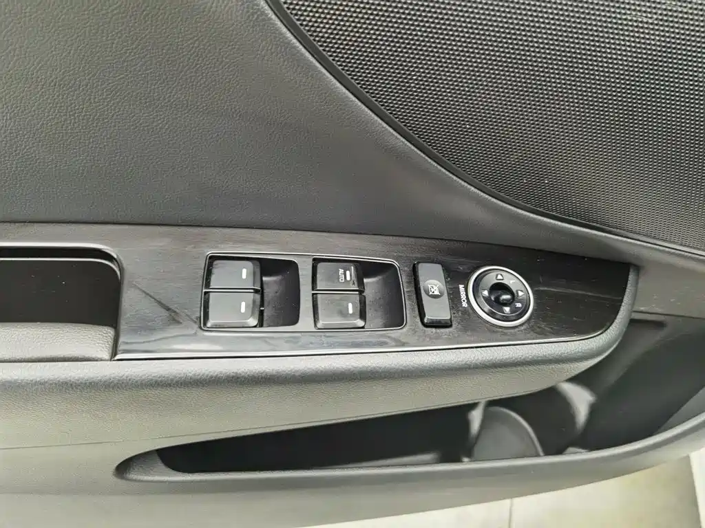 Hyundai Mistra 2015 — фото 9