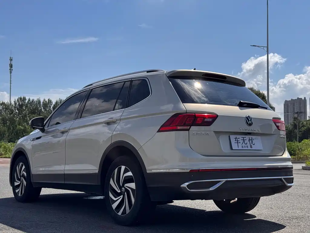 Volkswagen Tiguan L 2023 — фото 8