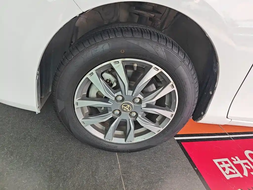 Toyota Yaris L 2020 — фото 23