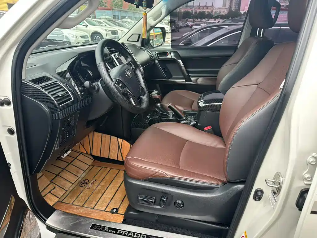 Toyota Prado 2018 — фото 2