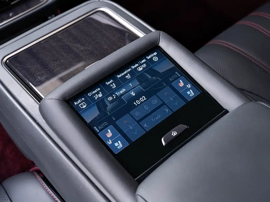 Lexus LS 2019 — фото 19