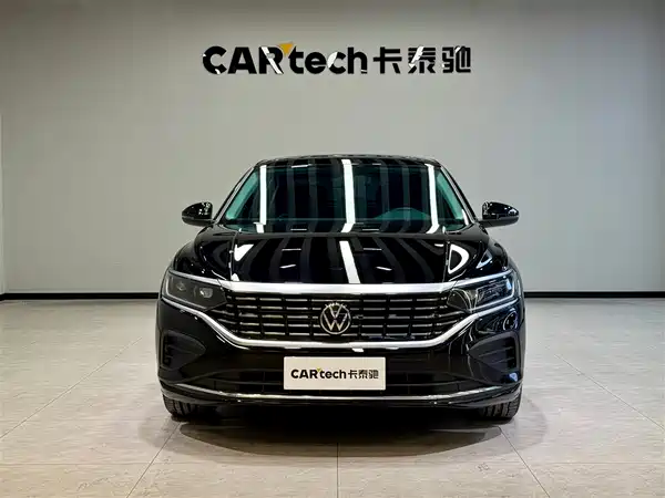 Volkswagen Passat 2025