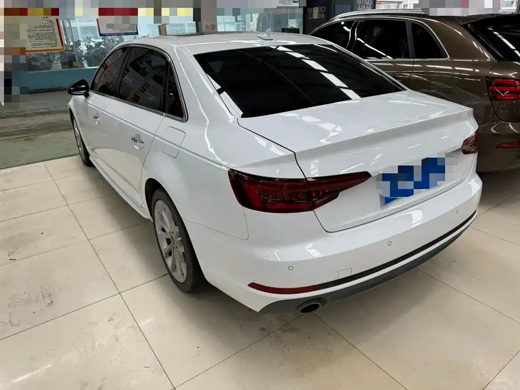 Audi A4L 2018 — фото 12