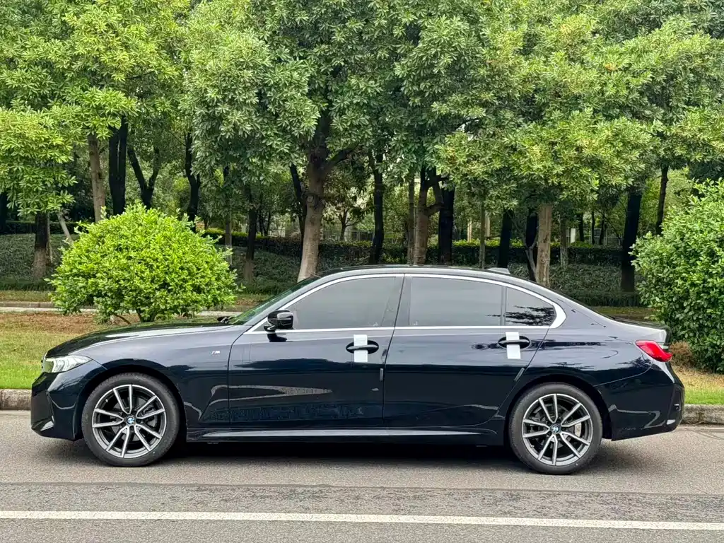 BMW 3 Series 2023