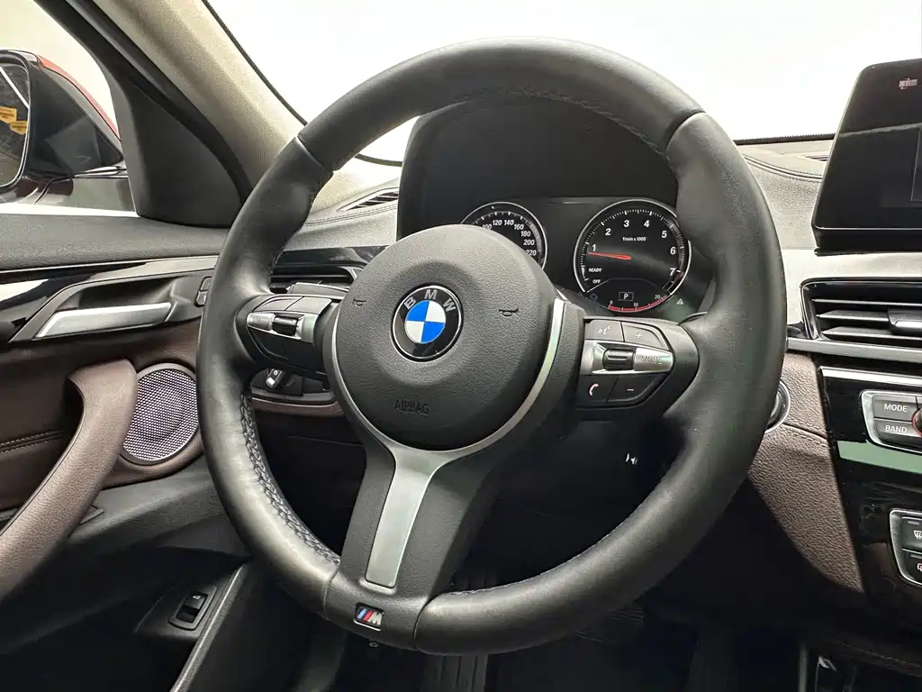 BMW X2 2022 — фото 10