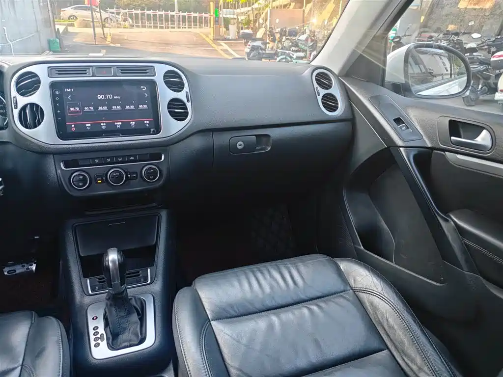 Volkswagen Tiguan 2015 — фото 10