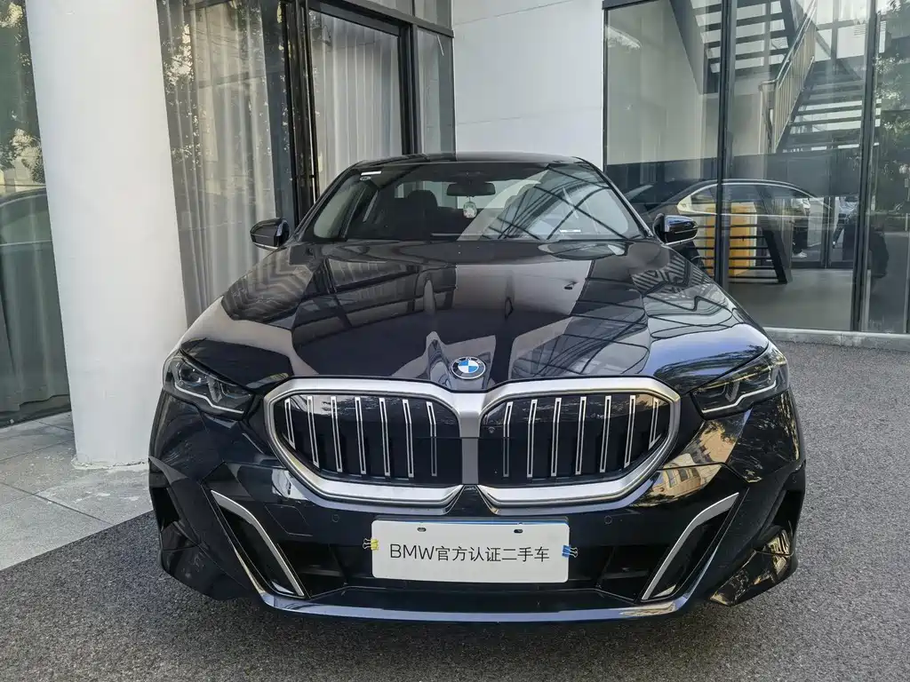 BMW 5 Series 2025