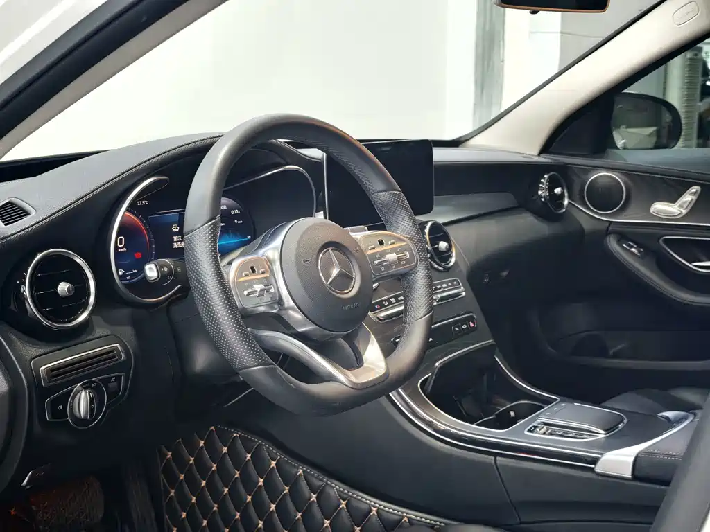 Mercedes-Benz C-Class 2019 — фото 20