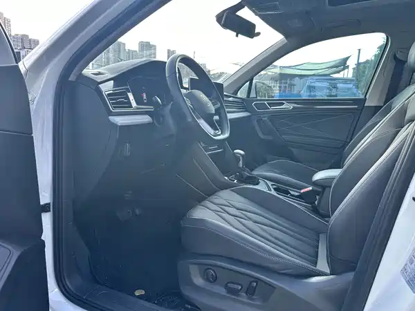 Volkswagen Tiguan L 2023