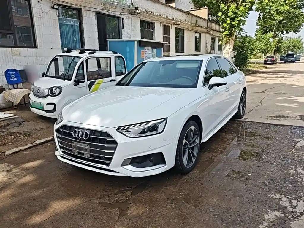 Audi A4L 2020 — фото 1