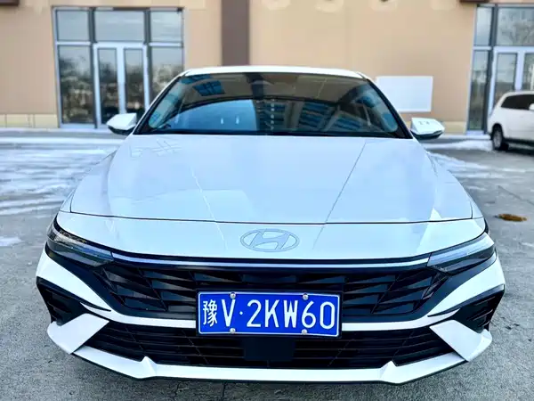 Hyundai Elantra 2023