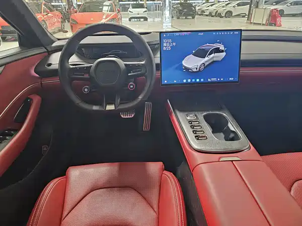Xiaomi SU7 2024