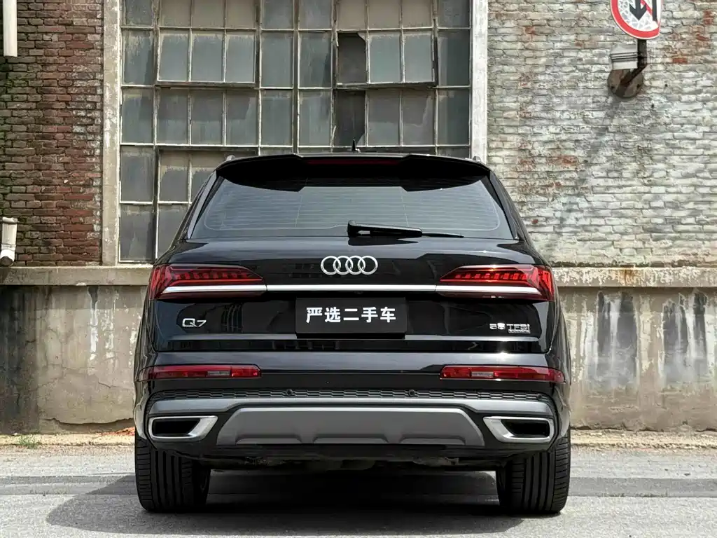 Audi Q7 2020 — фото 23