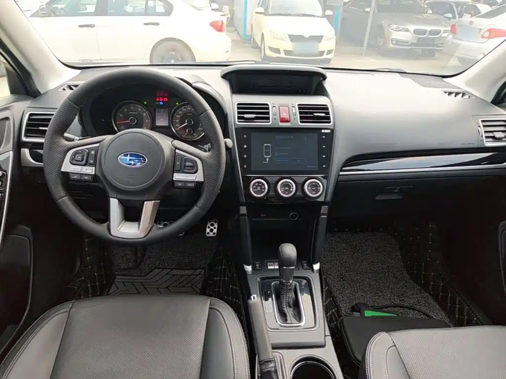 Subaru Forester 2016 — фото 10