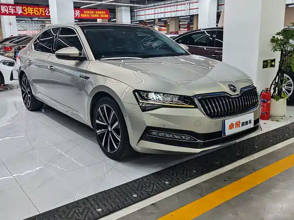 Skoda Superb 2021