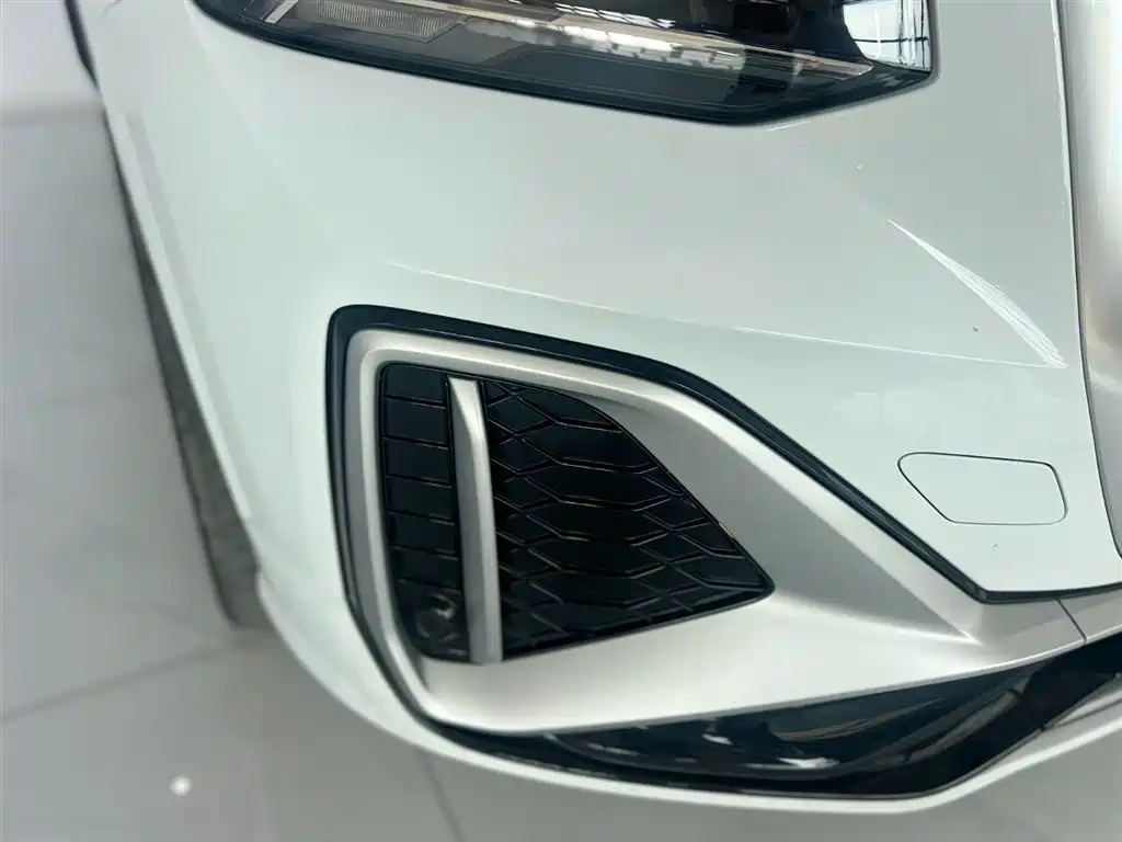 Audi Q2L 2023 — фото 10